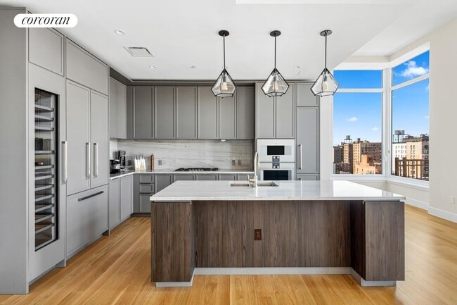 Building Photo - 218 W 103rd St