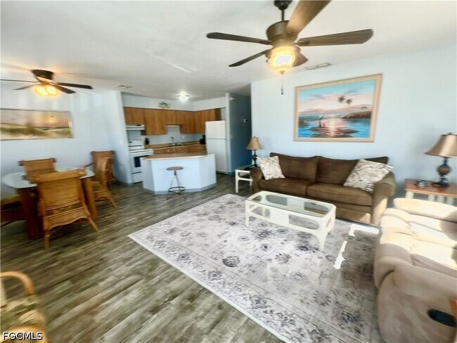 Building Photo - 200 Mid Island Dr