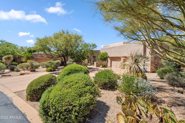 Building Photo - 7466 E High Point Dr