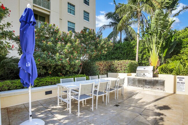 Building Photo - 610 Clematis St