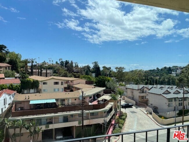 Building Photo - 2260 N Cahuenga Blvd