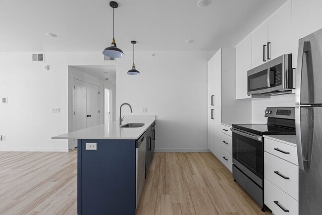 Building Photo - 311 E Lorene St