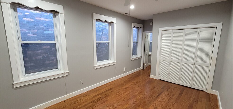 large bedroom - 715 S Bond St