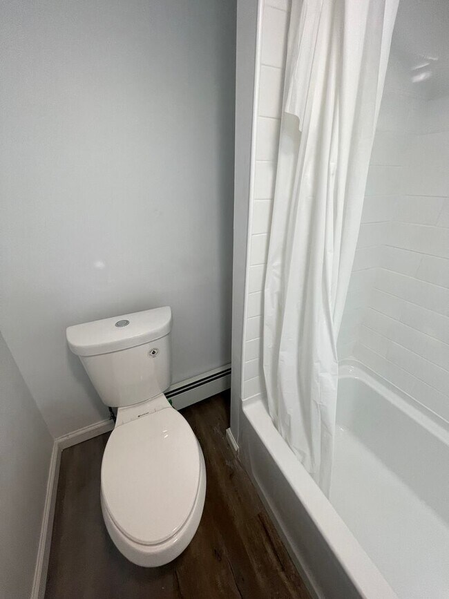Building Photo - Modern, Fully Renovated 3-Bedroom Apartment – $1,850/month | Pittsfield, MA