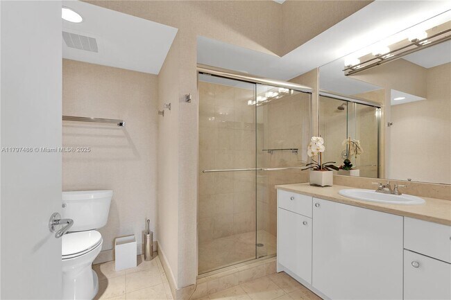Building Photo - 20000 E Country Club Dr