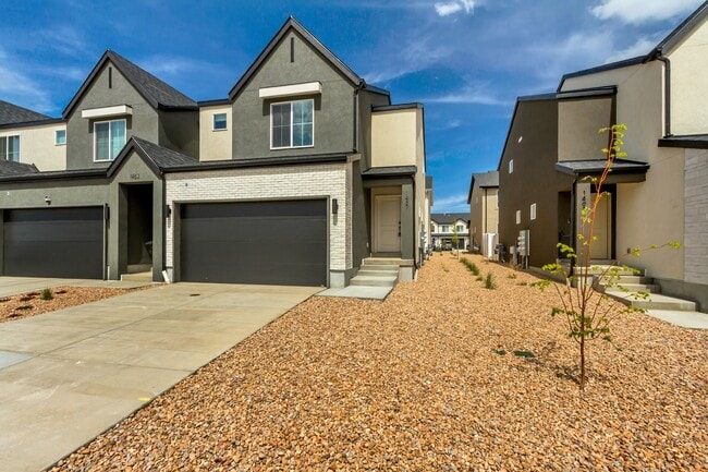 Building Photo - 1487 E 690 N