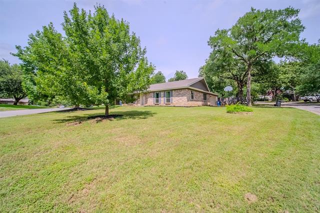 Building Photo - 807 Eastcliff Dr