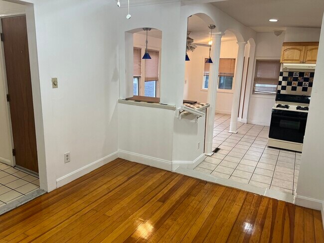 Building Photo - 21 Hamlet Pl