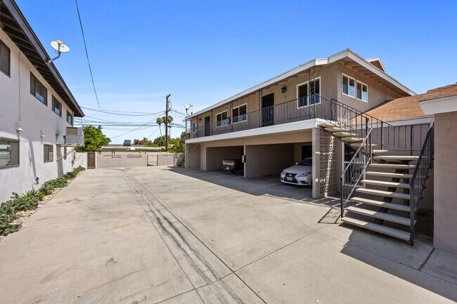 Building Photo - 6200 Stockdale Hwy