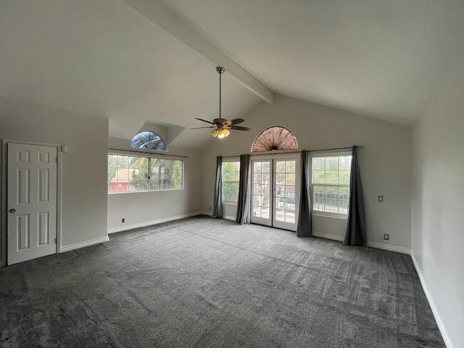 Building Photo - Newly Remodeled 3 bed 2.5 bath Long Beach ...