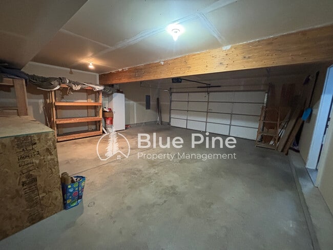 Building Photo - 4333 High Desert Dr