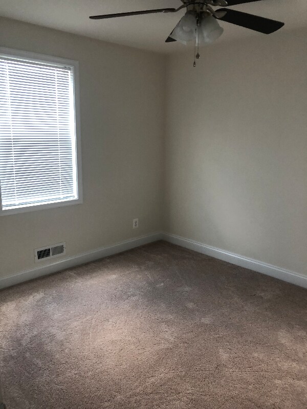 Building Photo - 1913 Searles Rd