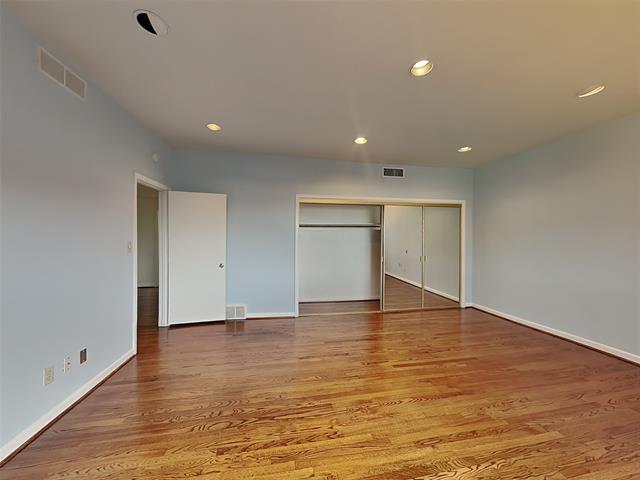 Building Photo - 6205 Greenway Rd