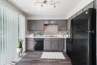 Building Photo - Shadow Ridge