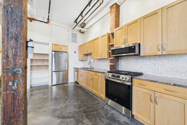 Building Photo - 28 Bayley St