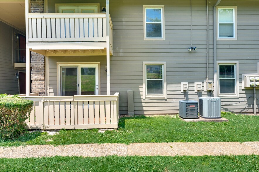 Building Photo - 709 Ashlawn Pl