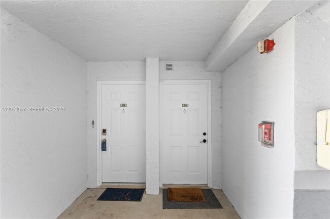 Building Photo - 2640 S University Dr