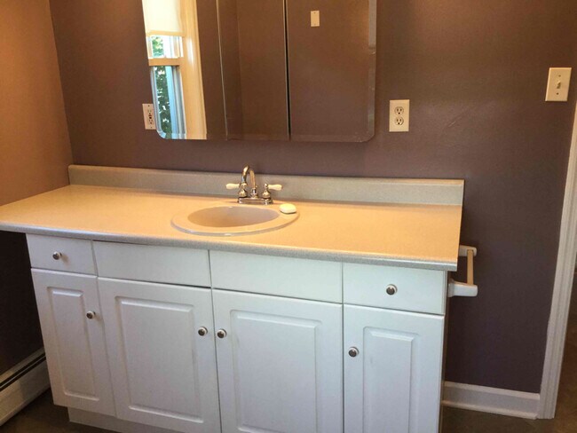 Building Photo - 3820 Chestnut St