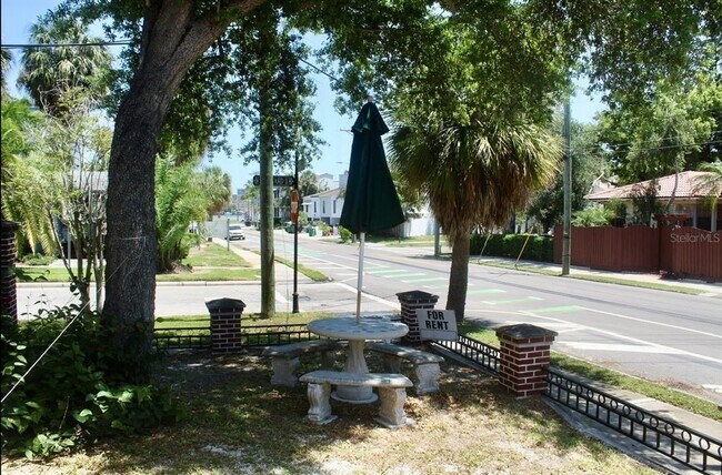 Building Photo - 701 W Swann Ave