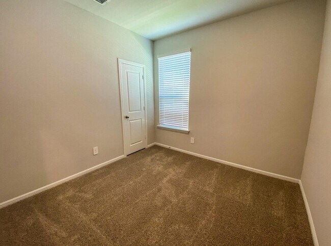 Building Photo - 5400 Gold Pond Dr