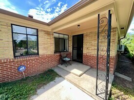 Building Photo - 3738 E 6th Ave