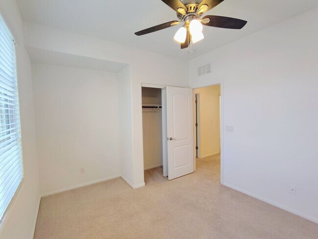 Building Photo - 10095 Lady Apple Dr