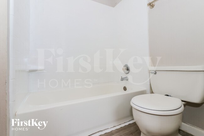 Building Photo - 18115 Brooknoll Dr