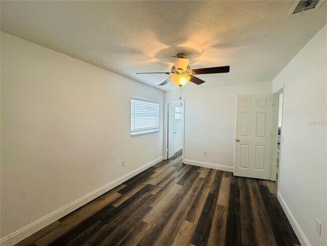 Building Photo - 808 Apricot Dr