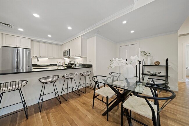 Building Photo - 321 Hammond Pond Pkwy