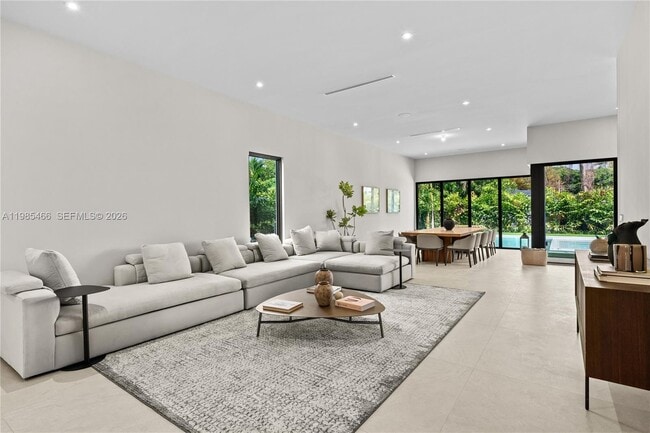 Building Photo - 245 NE 116th St