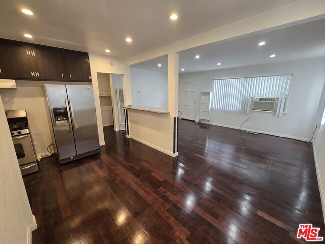 Primary Photo - 14758 Lemay St