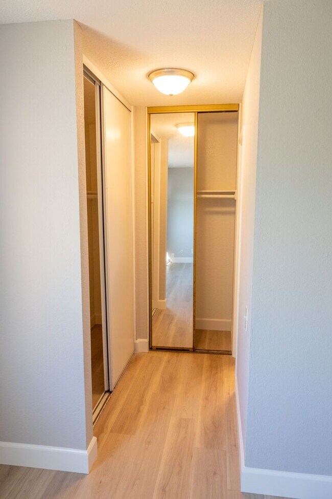 Building Photo - Spacious 4 bedroom home in Union City with...