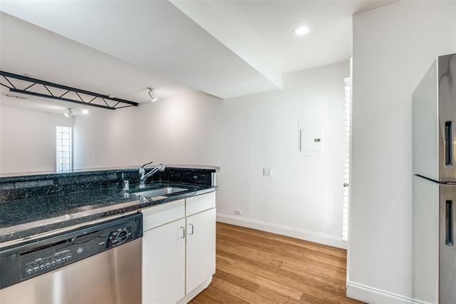 Building Photo - 4242 Buena Vista St