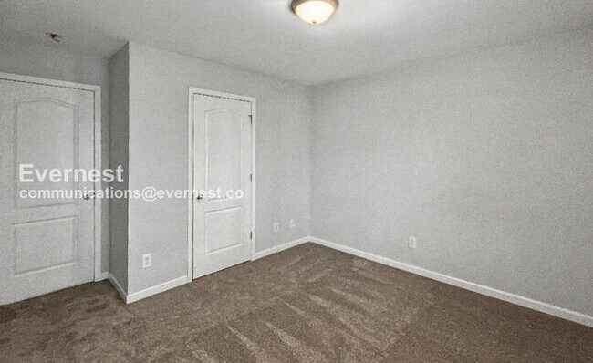 Building Photo - 3 Bed/2 Bath Home with Fenced Yard / Available Now!