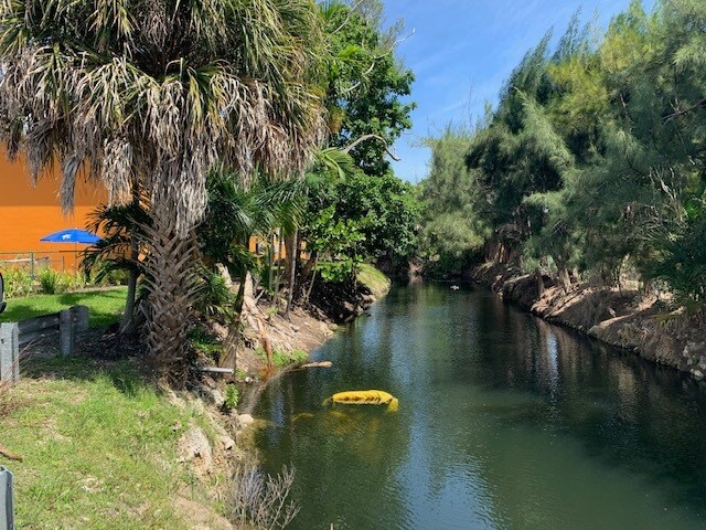 Building Photo - 7901 SW 64th Ave