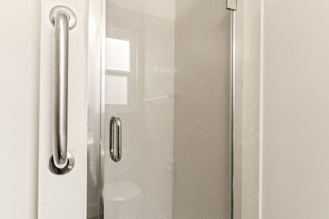 Building Photo - Just Updated! 3 Bed House in San Leandro |...