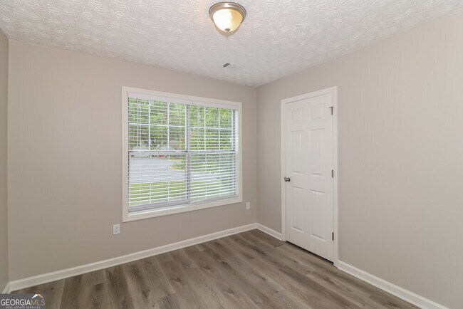 Building Photo - 4022 Paloverde Dr