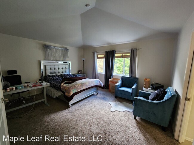 Building Photo - 5 br, 3.5 bath House - 10108 186th CT NE