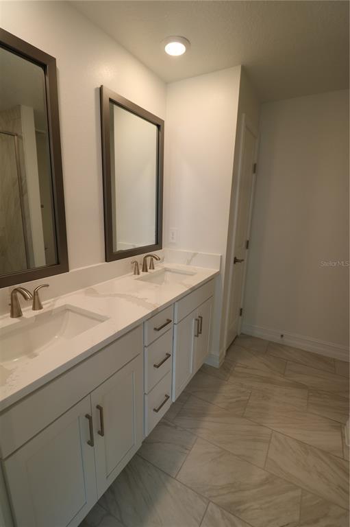 Building Photo - 4510 S Manhattan Ave