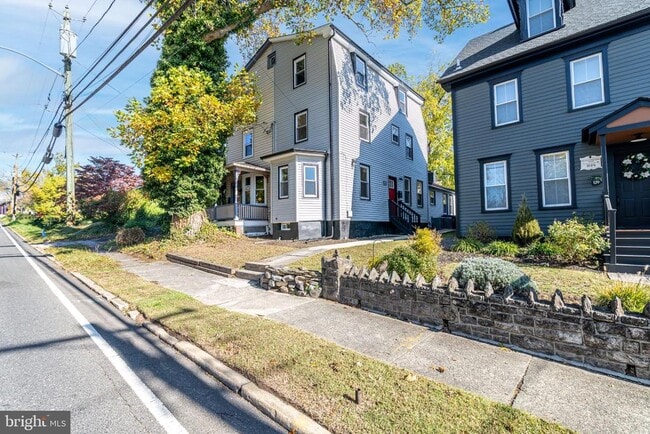 Building Photo - 127 S Church St