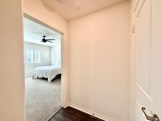 Building Photo - Spacious Heritage Lake Home with Solar & Main-Level Primary Suite