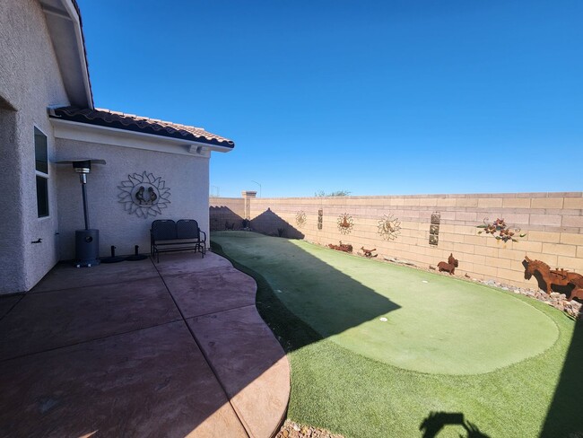 Building Photo - Lovely Home in Billbray Ranch