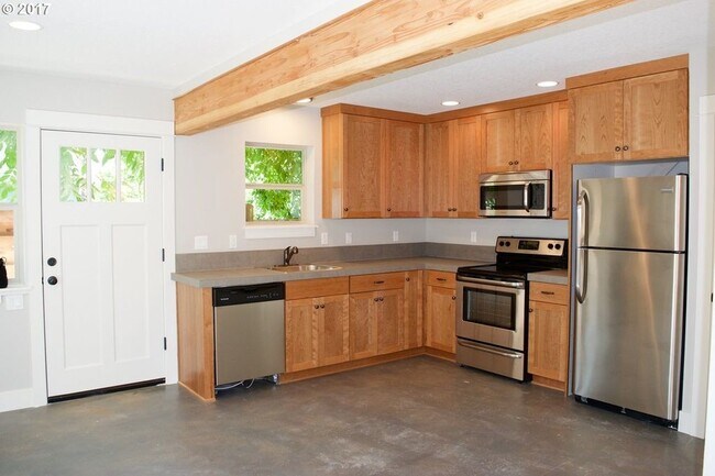 Building Photo - 4417 N Gantenbein Ave