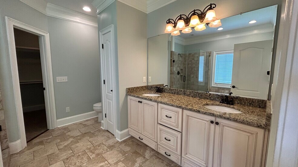 Building Photo - 389 Chastain Cir