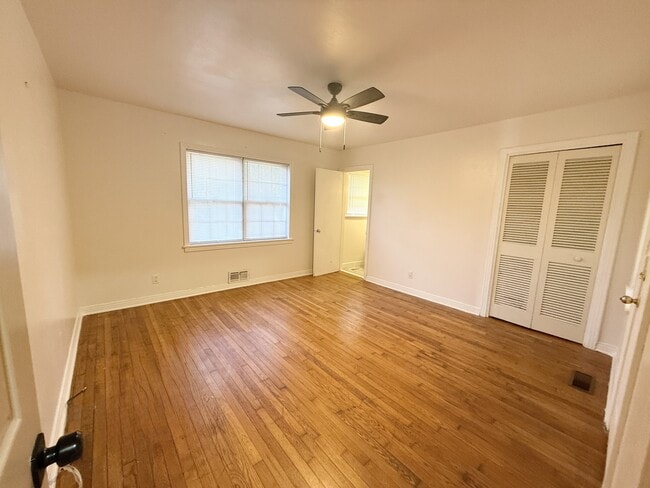 Building Photo - 1100 W Grand Ave