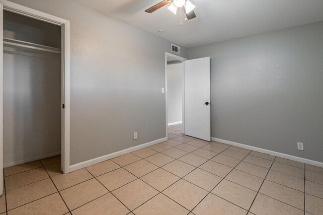 Building Photo - 4423 N 23rd Ave