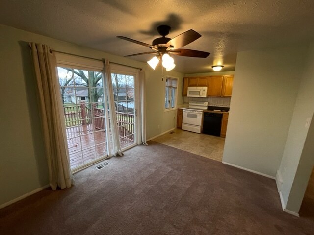 Building Photo - 4640 Dogwood Dr