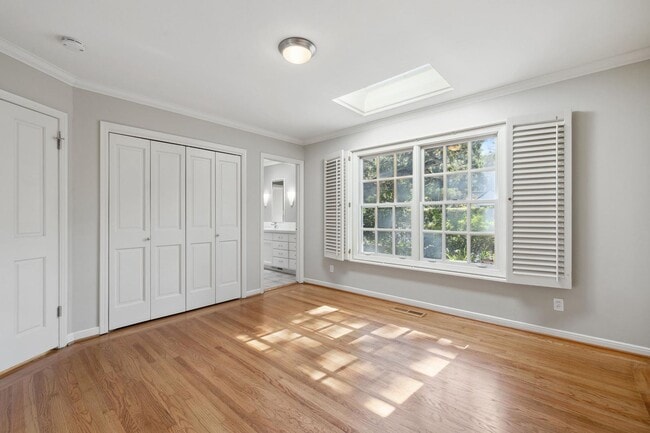 Building Photo - Charming 3-Bedroom Home with Office in desirable Old Palo Alto neighborhood Avail Feb 7th