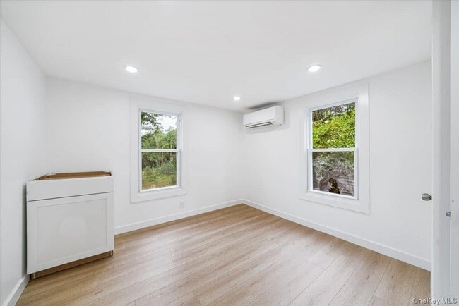 Building Photo - 15 Old Westbrookville Rd