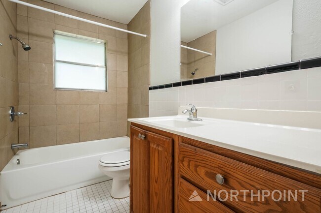 Building Photo - 3 BR/1.5BA | Updated Single Family Home | Front yard |In Hurst!